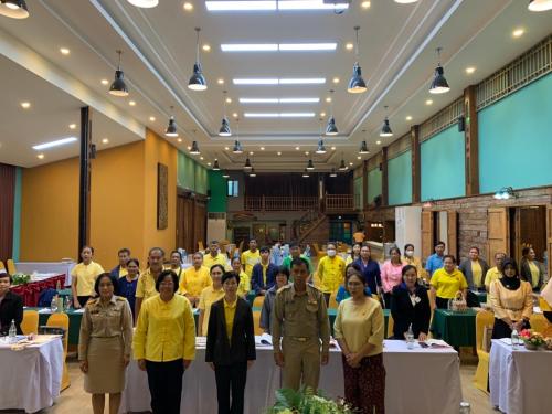 พช.บางน้ำเปรี้ยว ร่วมประชุมเชิงปฏิบัติการส่งเสริมการสร้างรายได้จากกิจการอาหารปลอดภัยระดับจังหวัด