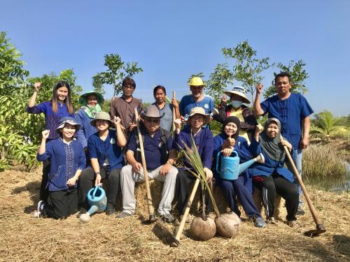 ผนึกกำลัง โคก หนอง นา !!! พช.บางน้ำเปรี้ยว จัดกิจกรรม "เอามื้อสามัคคี"